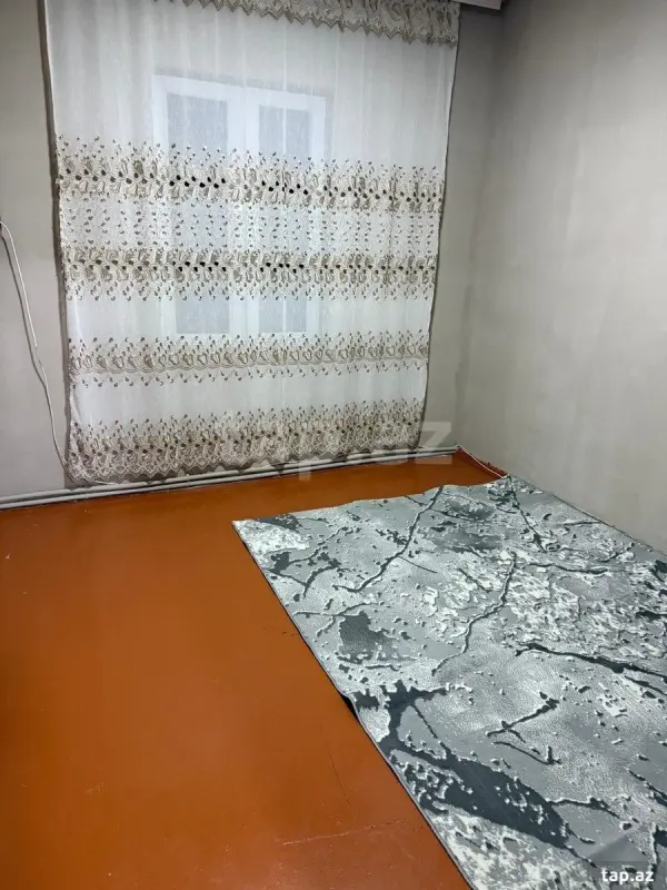 Satılır 9 otaqlı həyət evi 140 m²