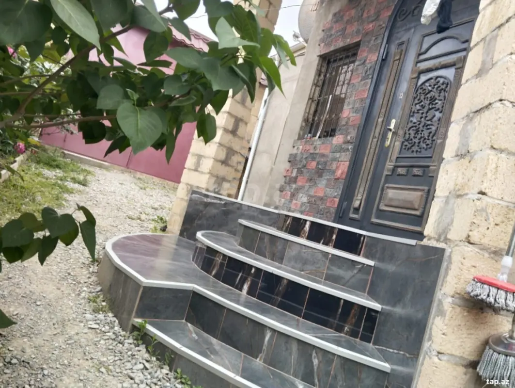 Satılır 3 otaqlı həyət evi 130 m²