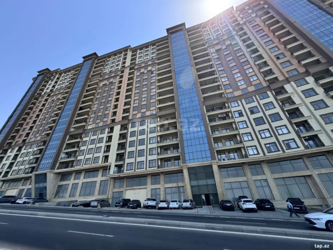 Satılır 3 otaqlı yeni tikili 140 m²