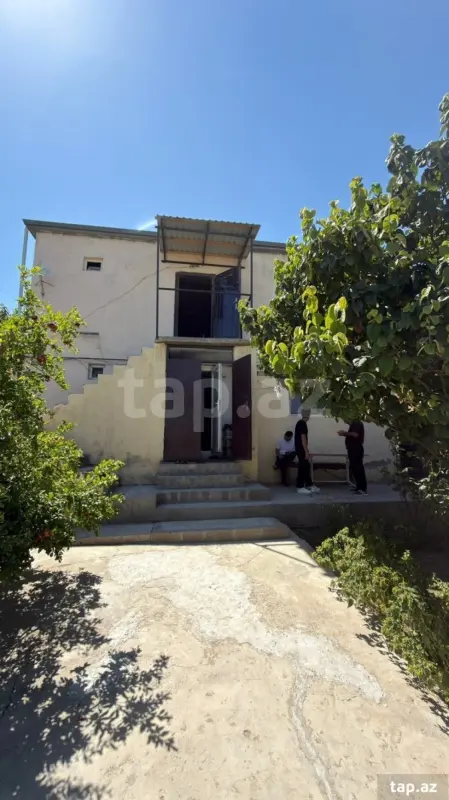 Satılır 6 otaqlı həyət evi 150 m²