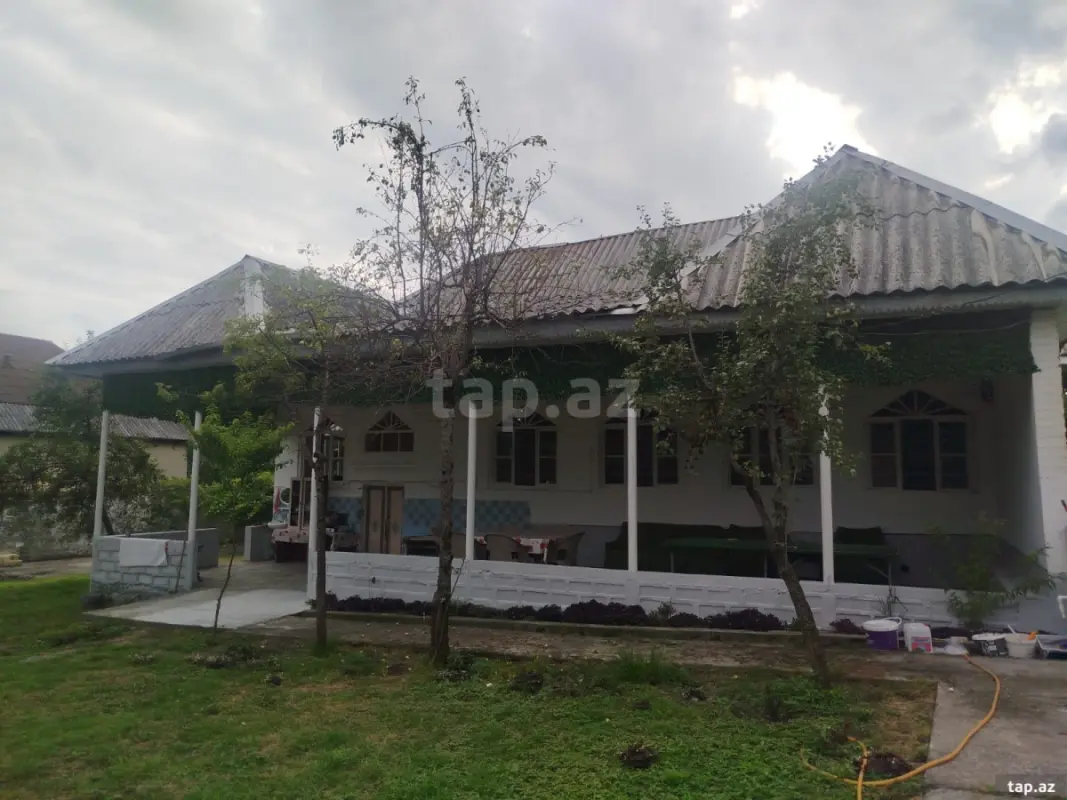 Kirayə verilir 4 otaqlı həyət evi 200 m²