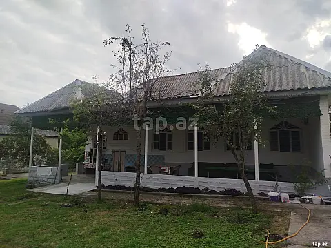 Kirayə verilir 4 otaqlı həyət evi 200 m² — Oğuz 4 otaq 200.00 m²
