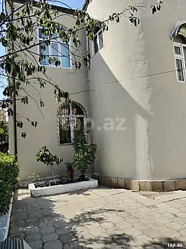 Satılır 8 otaqlı həyət evi 247 m² — Bakı, Badamdar 8 otaq 247.00 m²
