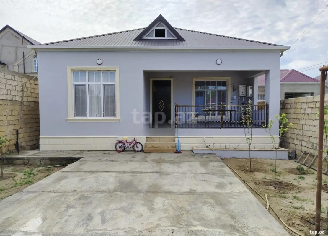 Satılır 4 otaqlı həyət evi 130 m²