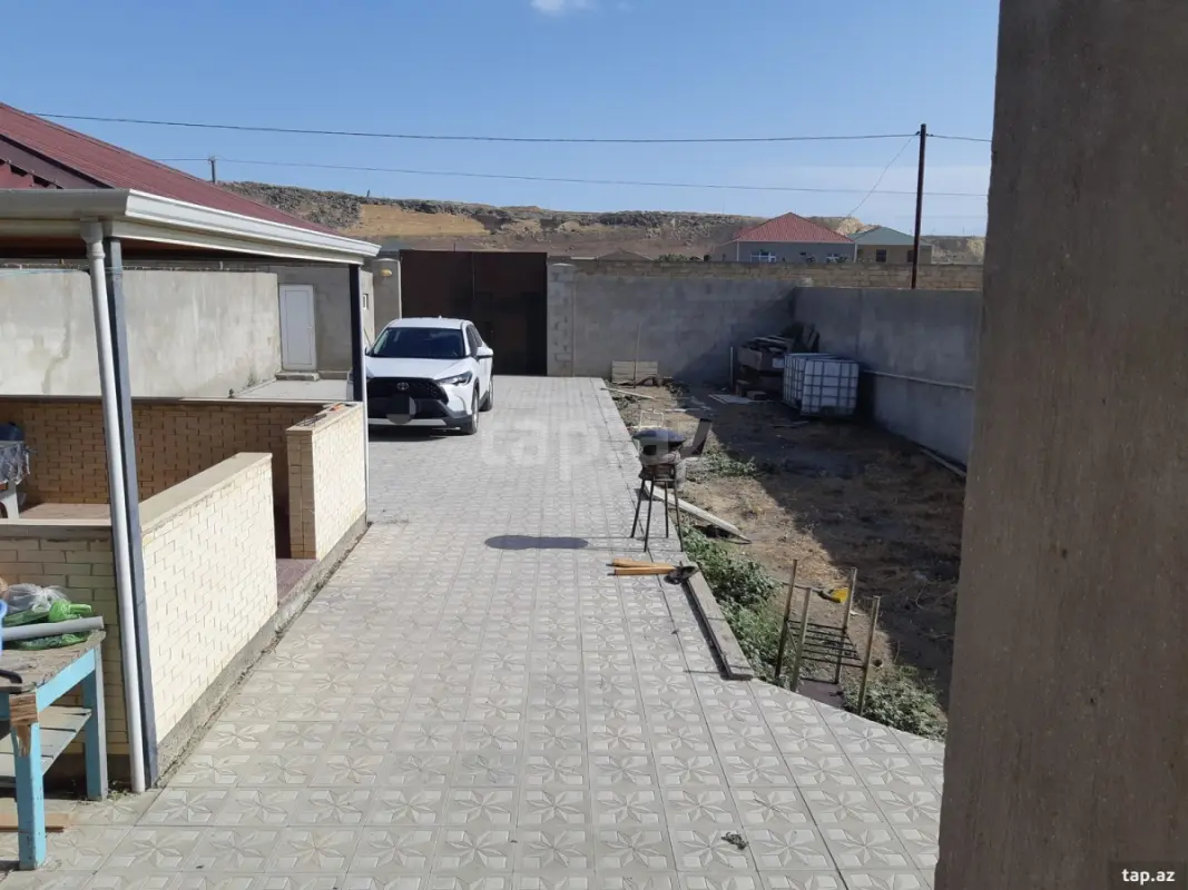Satılır 4 otaqlı həyət evi 200 m²