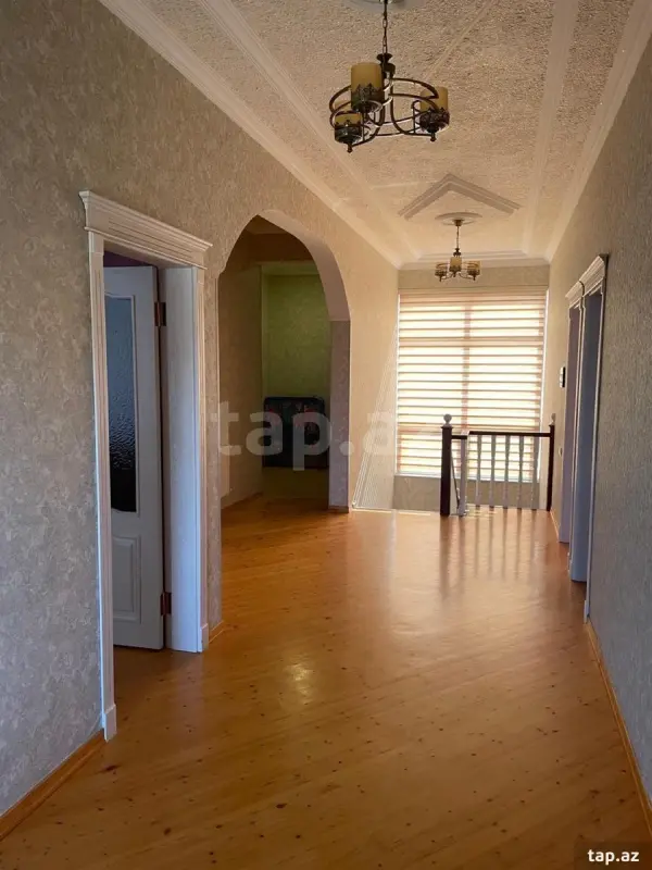 Satılır 6 otaqlı həyət evi 264 m²