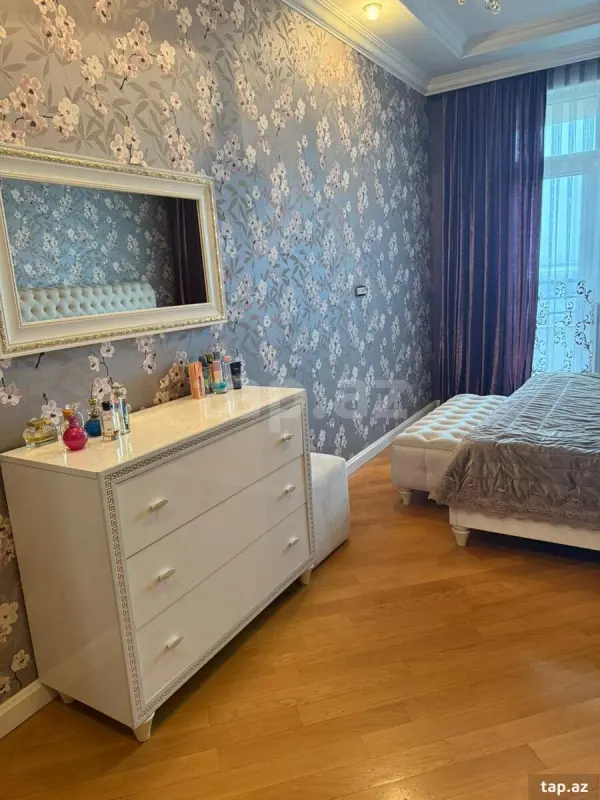 Kirayə verilir 4 otaqlı yeni tikili 150 m²