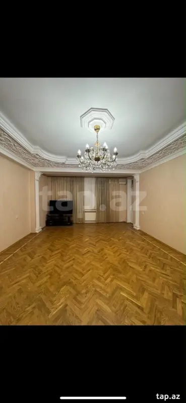 Kirayə verilir 3 otaqlı yeni tikili 135 m²