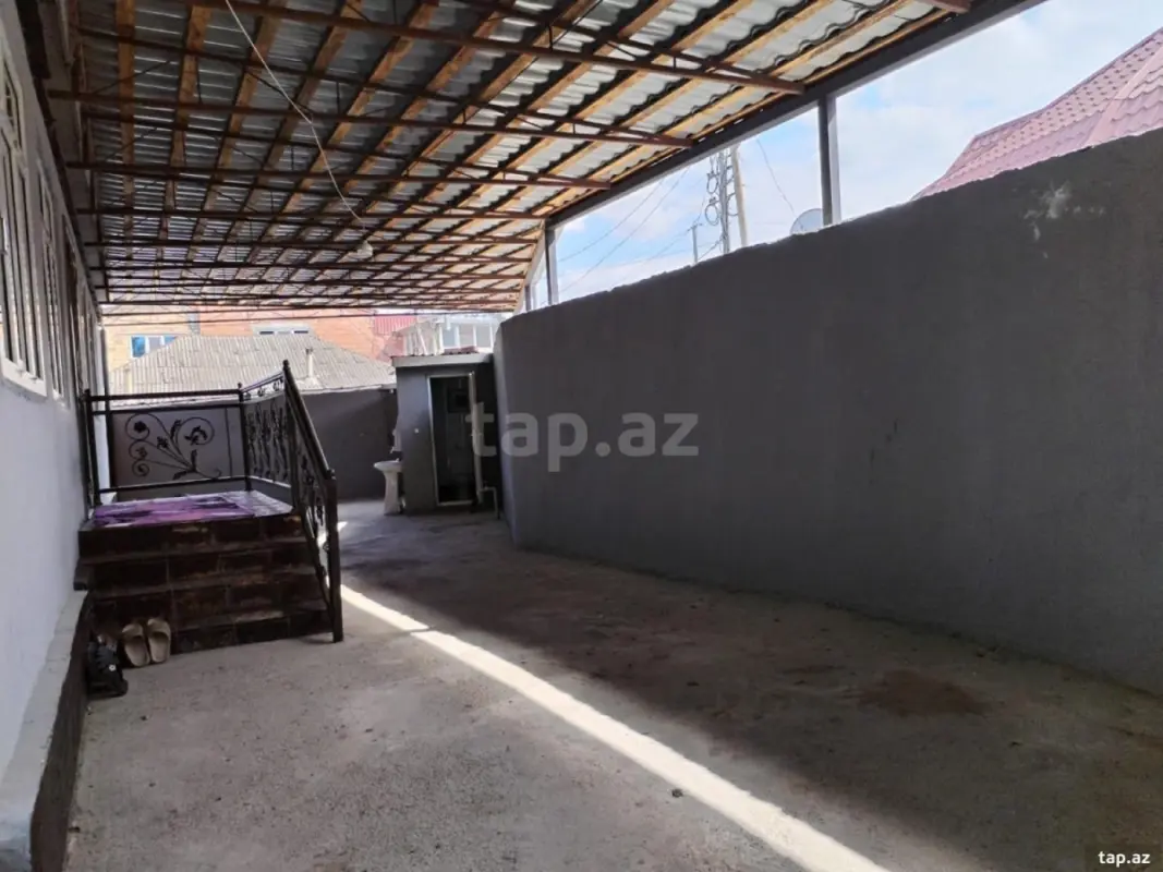 Satılır 5 otaqlı həyət evi 140 m²
