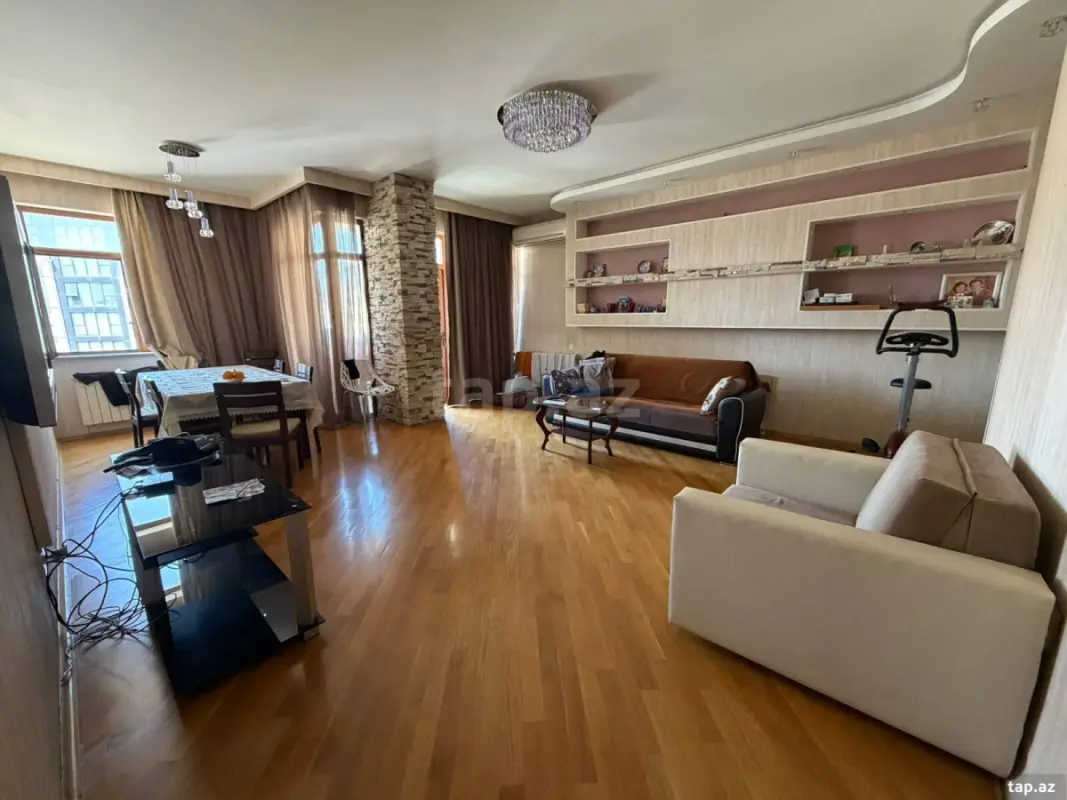 Satılır 3 otaqlı yeni tikili 138 m²