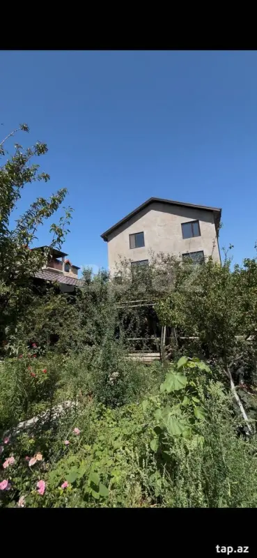 Satılır 5 otaqlı həyət evi 300 m²