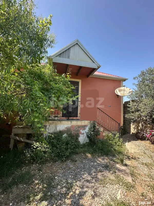 Satılır 4 otaqlı həyət evi 120 m²