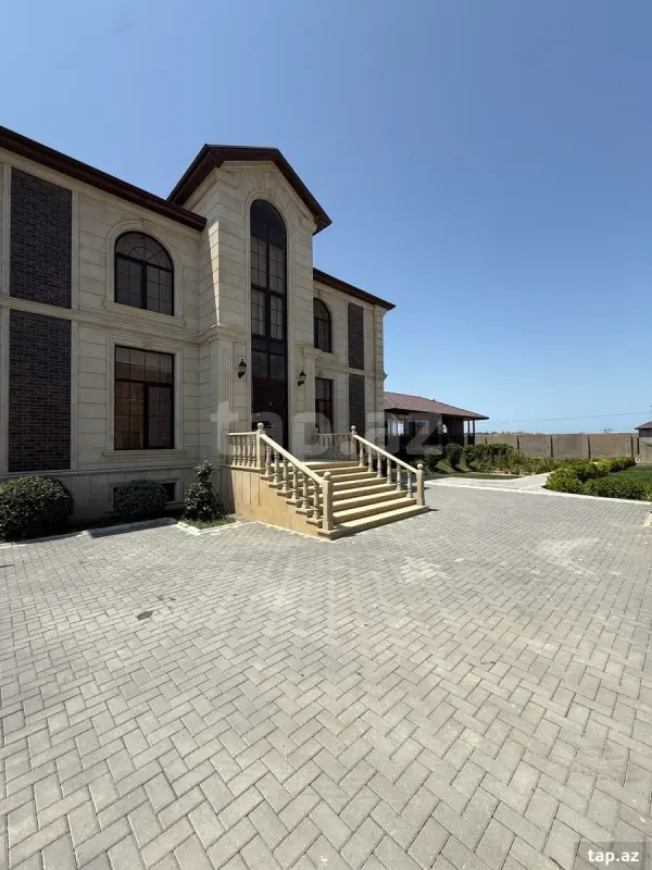 Satılır 5 otaqlı həyət evi 450 m²