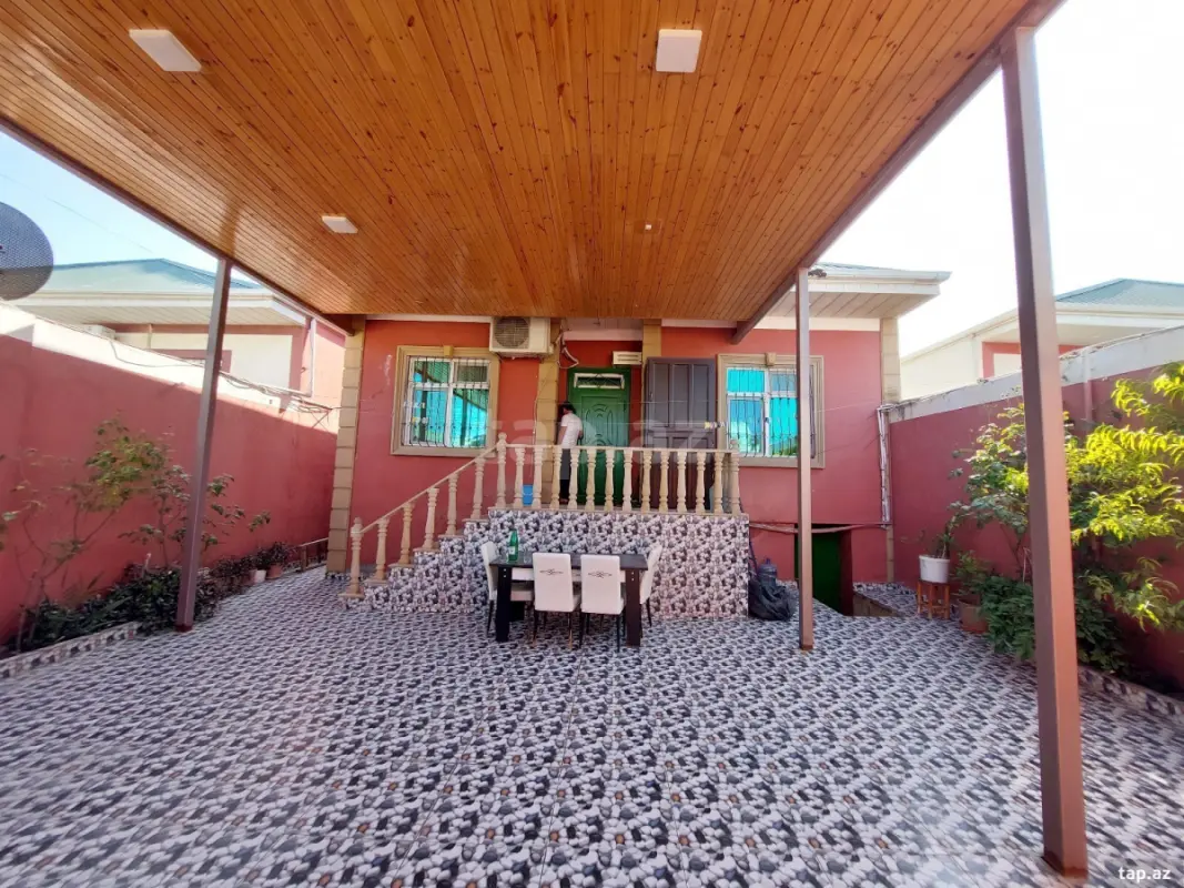 Satılır 4 otaqlı həyət evi 220 m²