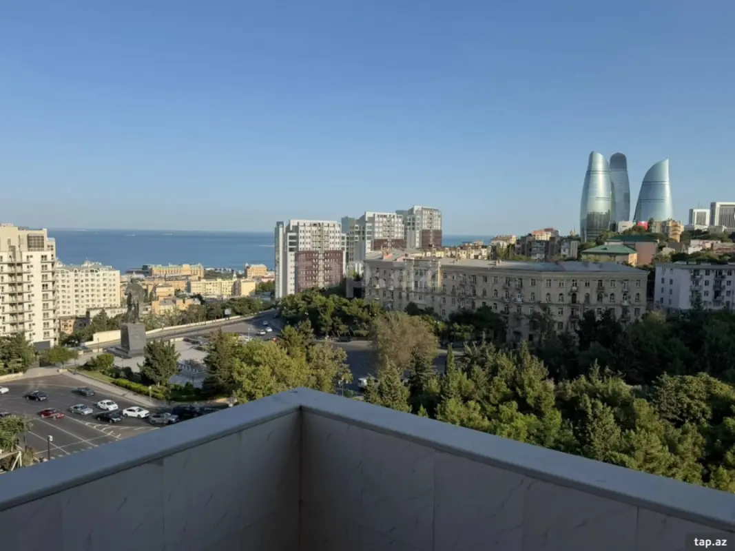Satılır 4 otaqlı yeni tikili 220 m²