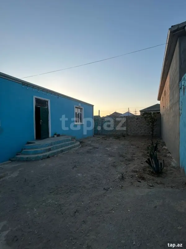 Satılır 3 otaqlı həyət evi 350 m²