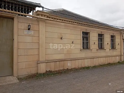 Satılır 4 otaqlı həyət evi 8 m² — Gəncə 4 otaq 8.00 m²