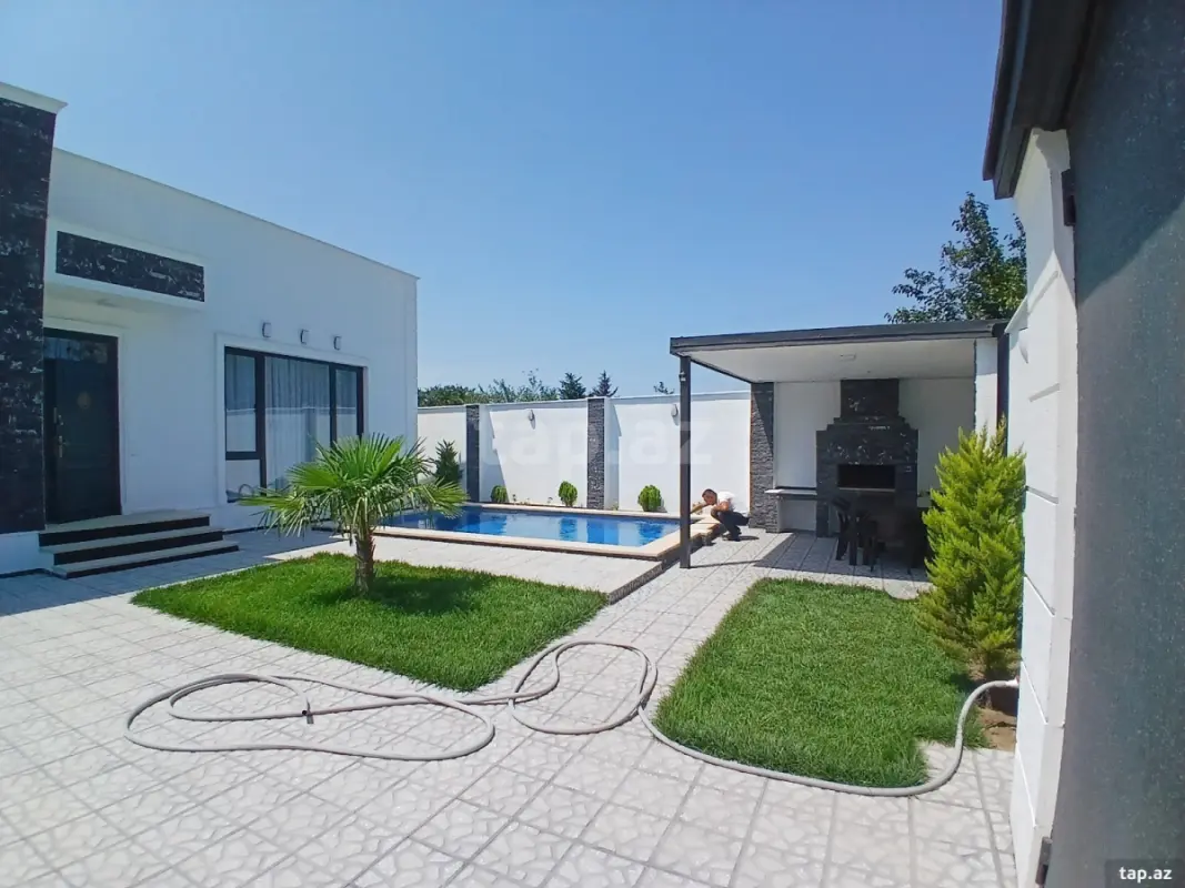 Satılır 4 otaqlı həyət evi 130 m²
