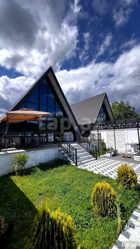 Satılır 5 otaqlı həyət evi 200 m²