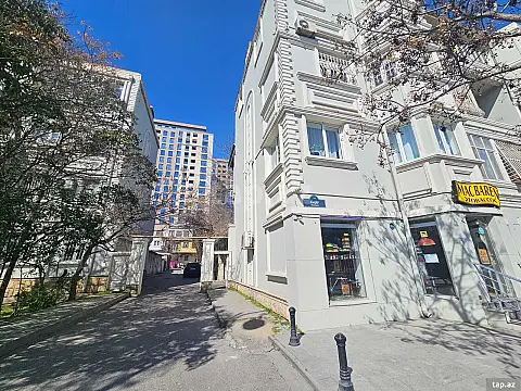 Kirayə verilir 15 otaqlı həyət evi 800 m² — Bakı 15 otaq 800.00 m²