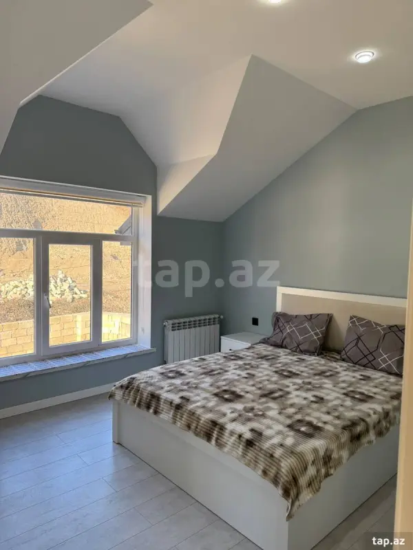 Kirayə verilir 7 otaqlı həyət evi 258 m²