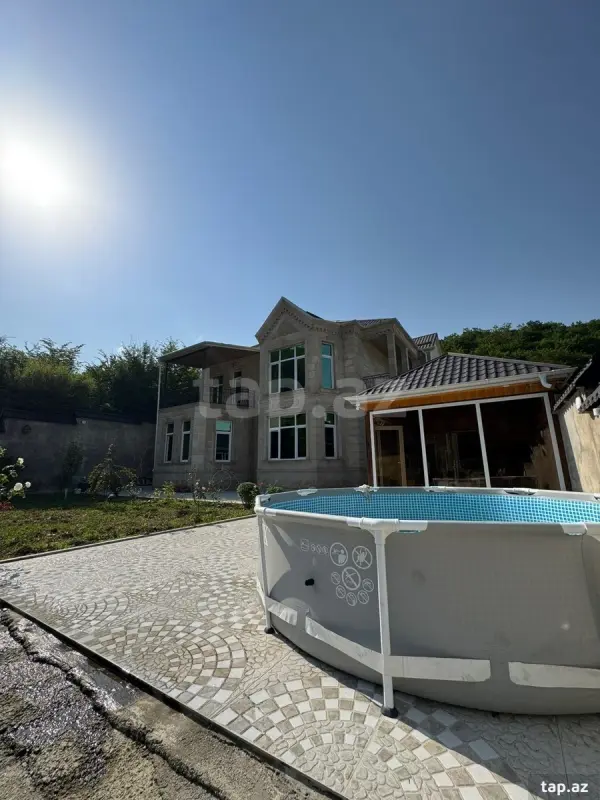 Kirayə verilir 6 otaqlı həyət evi 300 m²
