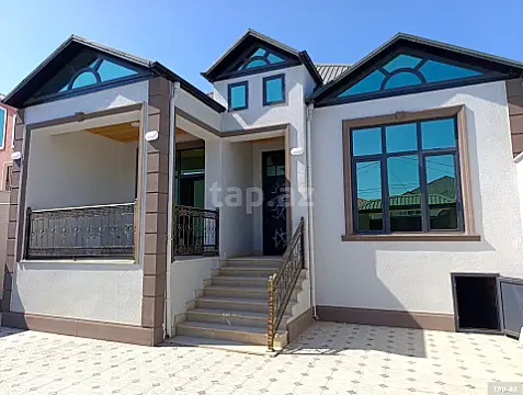 Satılır 4 otaqlı həyət evi 110 m² — Bakı 4 otaq 110.00 m²