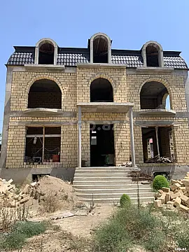Satılır 6 otaqlı həyət evi 637 m² — Bakı 6 otaq 637.00 m²