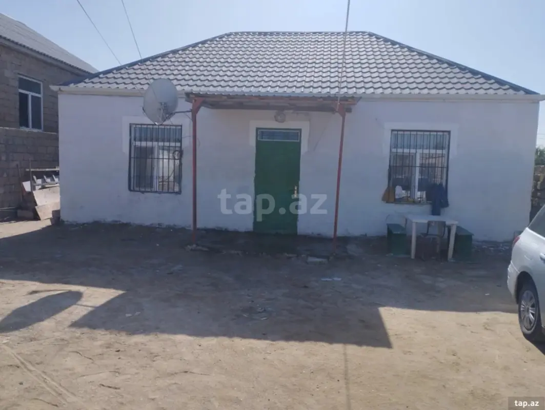 Satılır 3 otaqlı həyət evi 100 m²