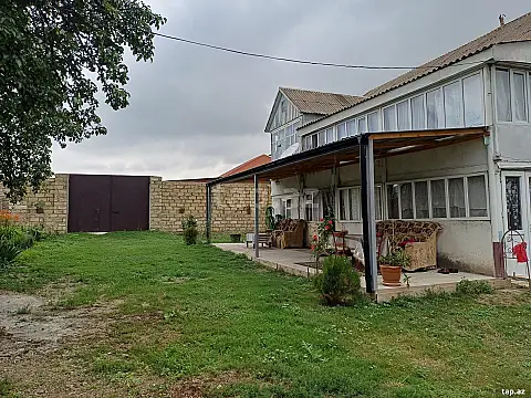 Satılır 8 otaqlı həyət evi 500 m² — Gədəbəy 8 otaq 500.00 m²