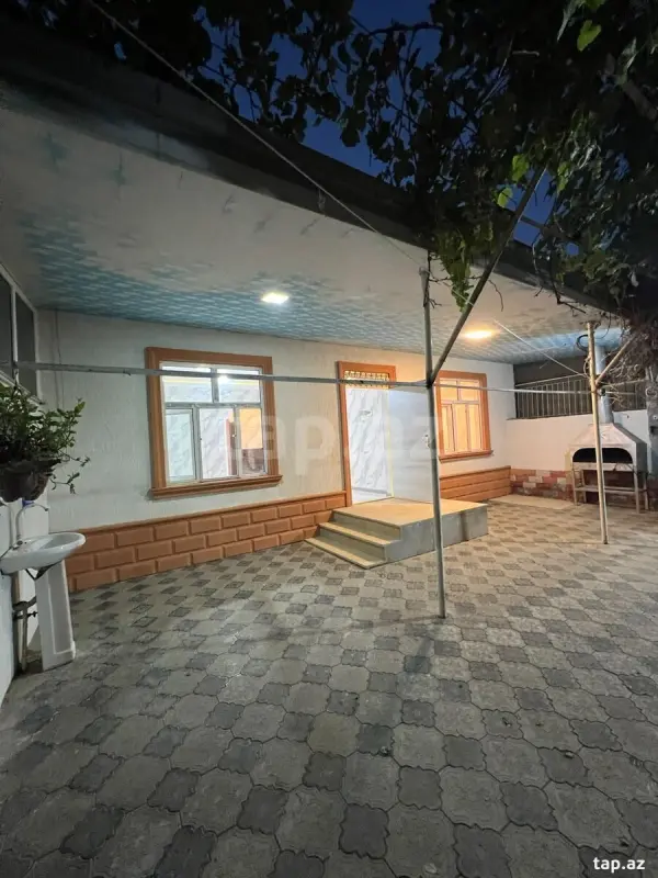 Satılır 3 otaqlı həyət evi 100 m²
