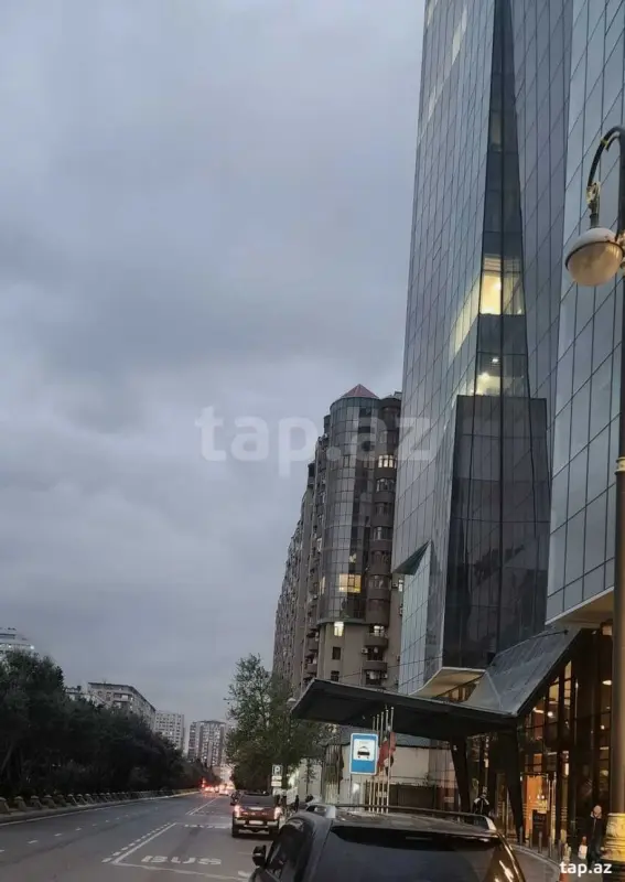 Kirayə verilir 2 otaqlı yeni tikili 102 m²