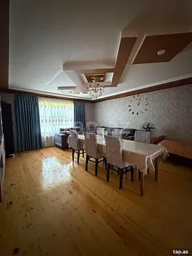 Kirayə verilir 5 otaqlı həyət evi 130 m² — Qax 5 otaq 130.00 m²