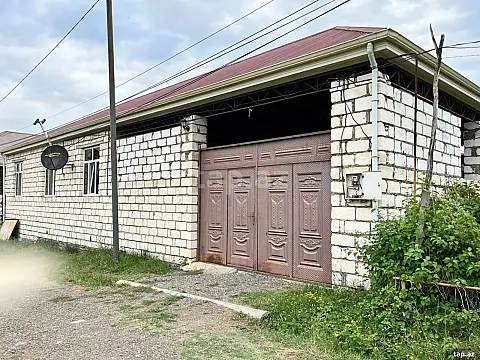 Satılır 3 otaqlı həyət evi 70 m² — Qazax 3 otaq 70.00 m²