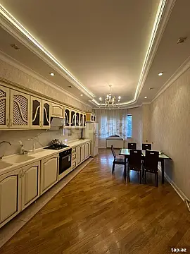 Satılır 3 otaqlı yeni tikili 135 m² — Bakı 3 otaq 135.00 m²
