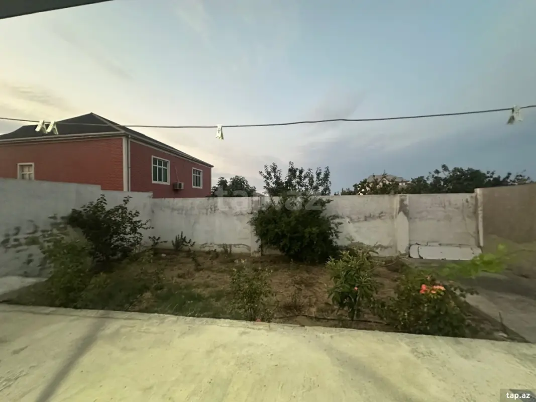 Kirayə verilir 1 otaqlı həyət evi 300 m²