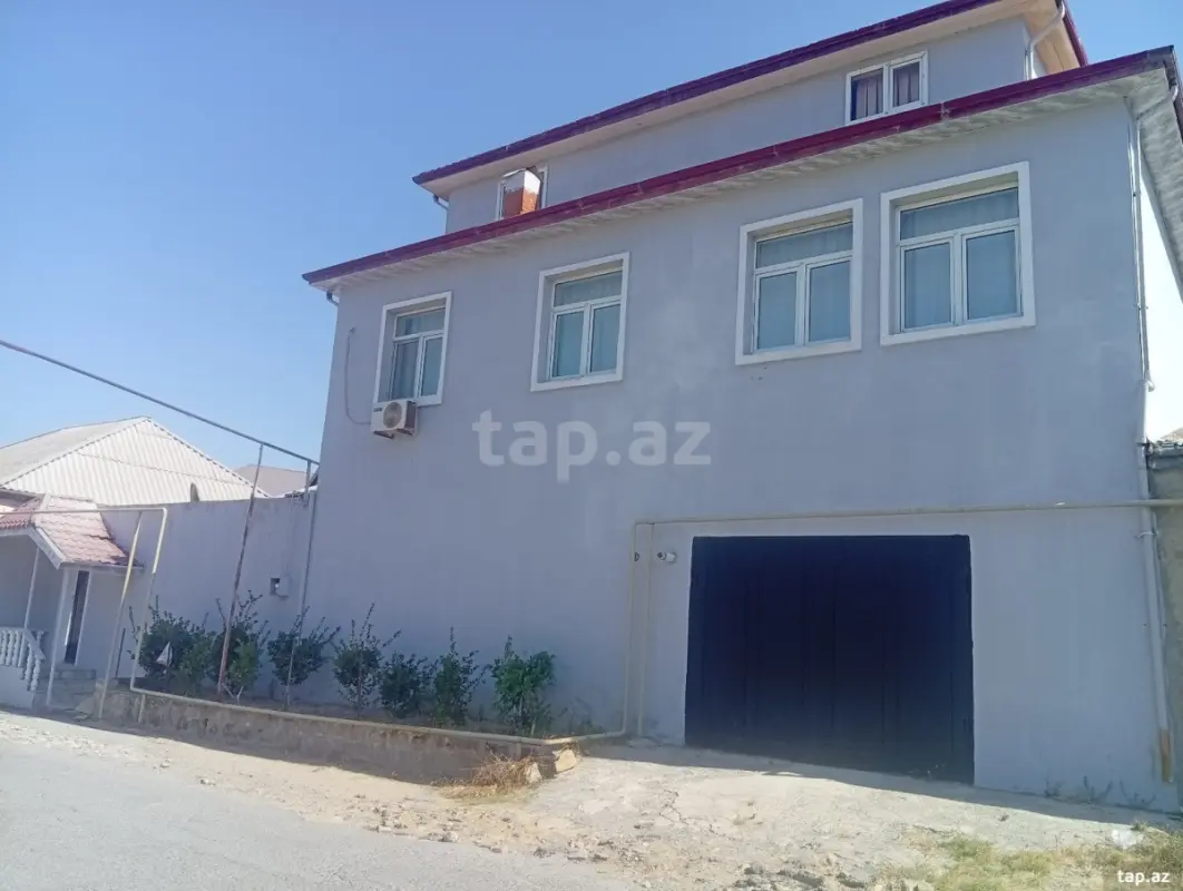 Kirayə verilir 8 otaqlı həyət evi 244 m²