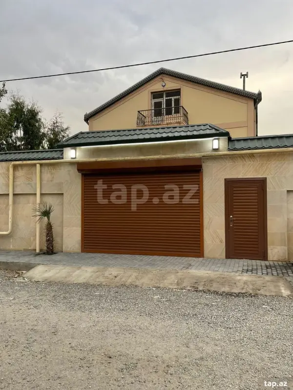 Satılır 5 otaqlı həyət evi 450 m²