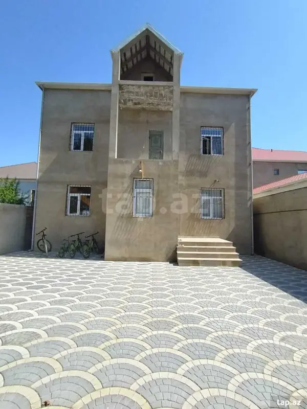 Satılır 6 otaqlı həyət evi 300 m²