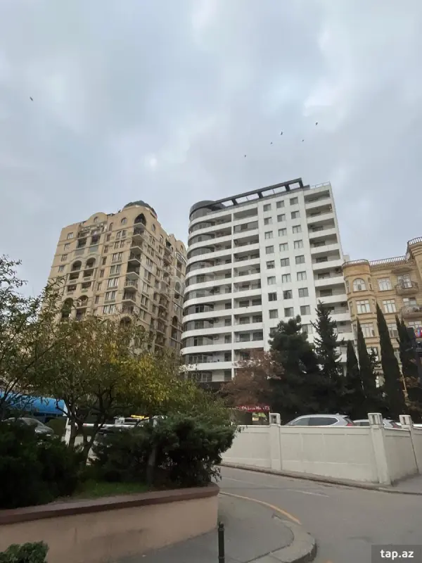 Satılır 4 otaqlı yeni tikili 211 m²