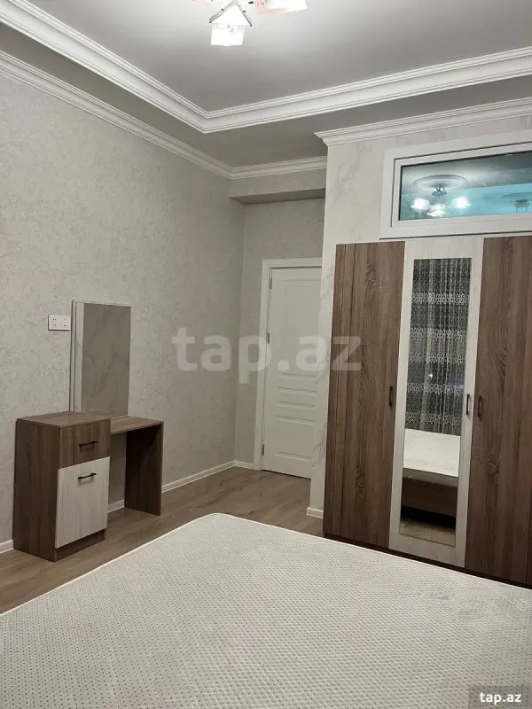 Kirayə verilir 2 otaqlı yeni tikili 70 m²