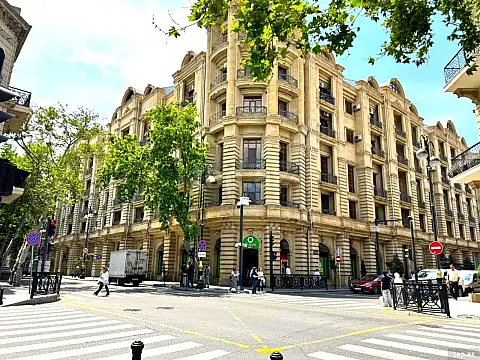 Satılır 3 otaqlı mənzil 134 m² — Bakı, Sahil qəs. 3 otaq 134.00 m²