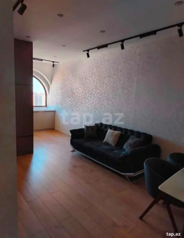 Kirayə verilir 2 otaqlı yeni tikili 72 m²