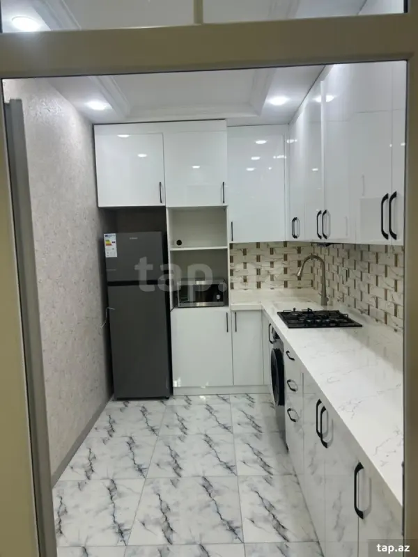 Kirayə verilir 2 otaqlı yeni tikili 70 m²