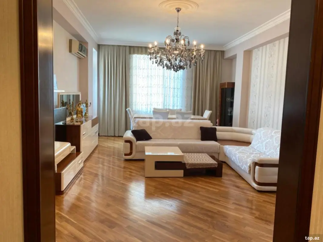 Satılır 3 otaqlı yeni tikili 115 m²