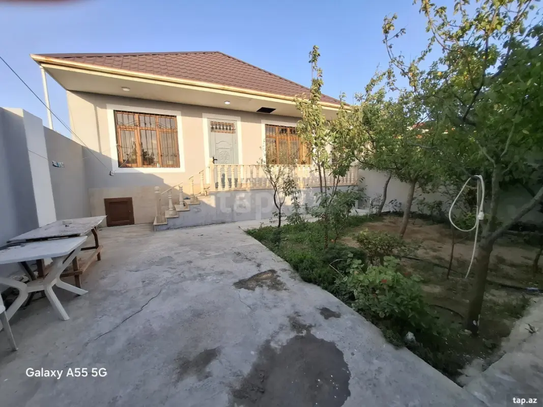 Satılır 3 otaqlı həyət evi 200 m²