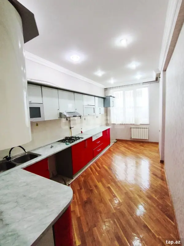 Satılır 3 otaqlı yeni tikili 105 m²