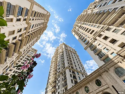 Satılır 3 otaqlı yeni tikili 130 m² — Bakı 3 otaq 130.00 m²