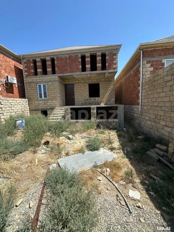 Satılır 5 otaqlı həyət evi 240 m²