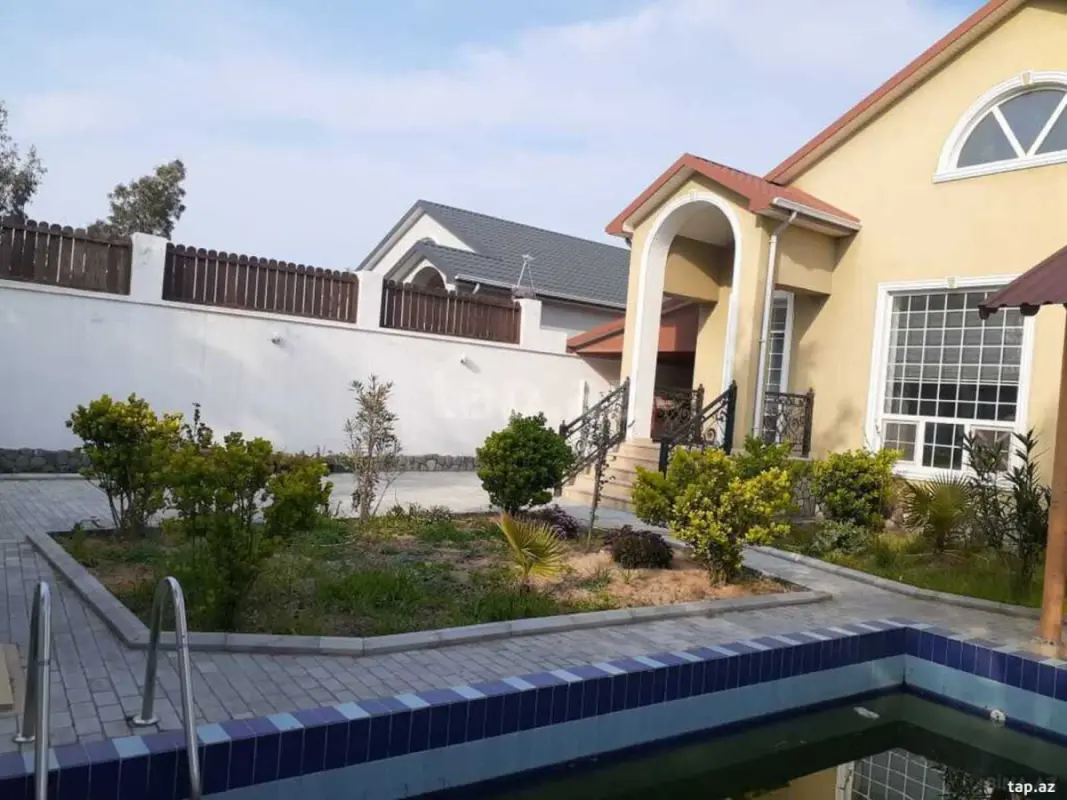 Kirayə verilir 4 otaqlı həyət evi 200 m²